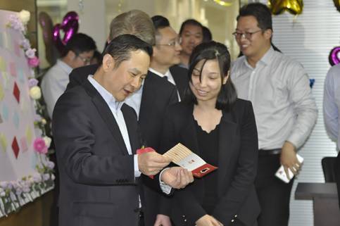 百瑞信托老总_恒瑞老总女儿孙远照片