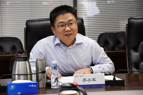 座谈会上,苏小军总经理首先代表公司对黎圣波董事一行到百瑞信托调研